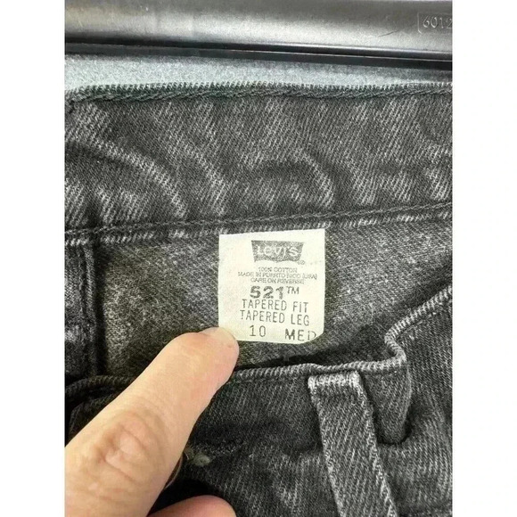 Vtg Levis 521 Jeans Womens 10M 27x30 Black Denim Tapered Fit Leg High Rise 90s - Picture 5 of 10